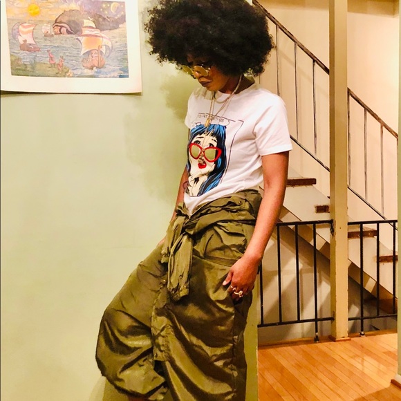 “Can’t sit with us” graphic t-shirt - Picture 2 of 2